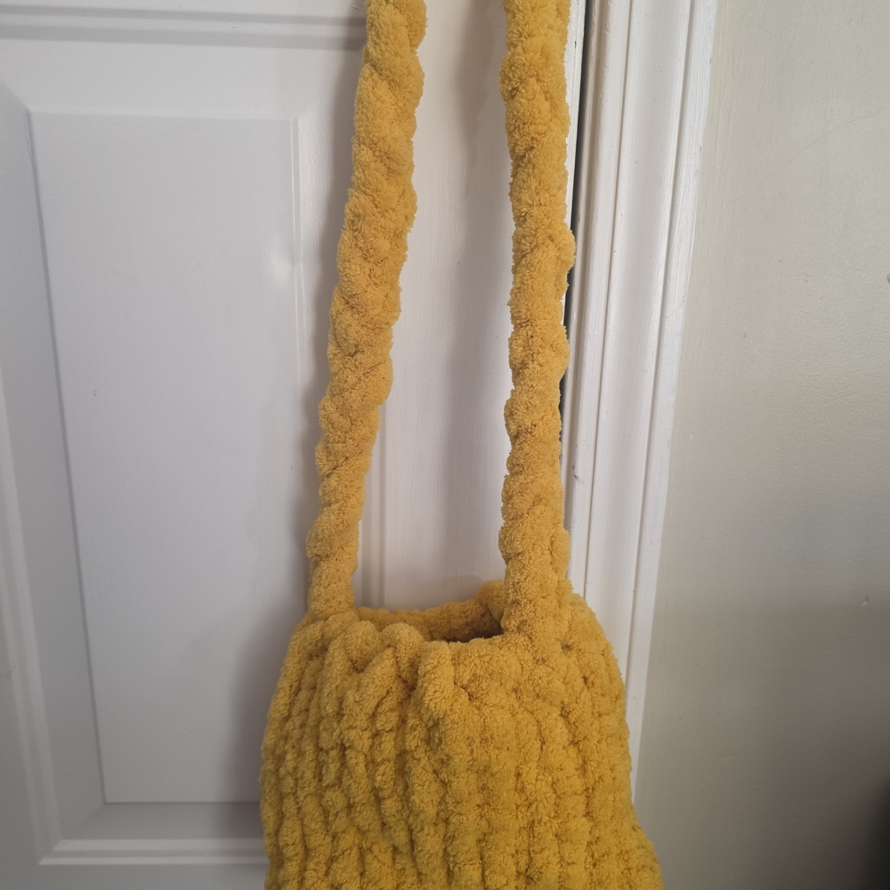 Handmade Plush Crochet Shoulder Bag – Mustard Yellow – Soft & Cozy
